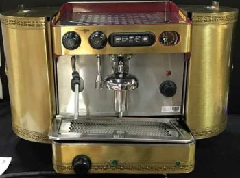 Espresso Maker With One Central Piece And 2 Side Pieces